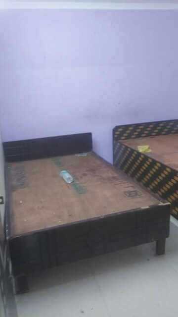 Bedroom in 2.5 BHK Builder Floor at Mayur Vihar – for Rent