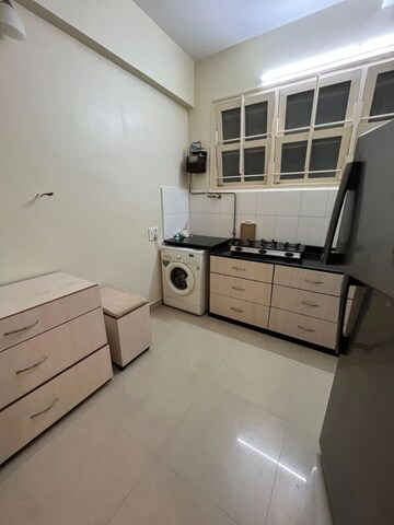 Room in 1 BHK Apartment at Sanghvi Aaditya Heights, Tardeo – for Rent