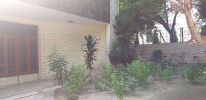 Pg – Garden View at Sector 30 - for Rent