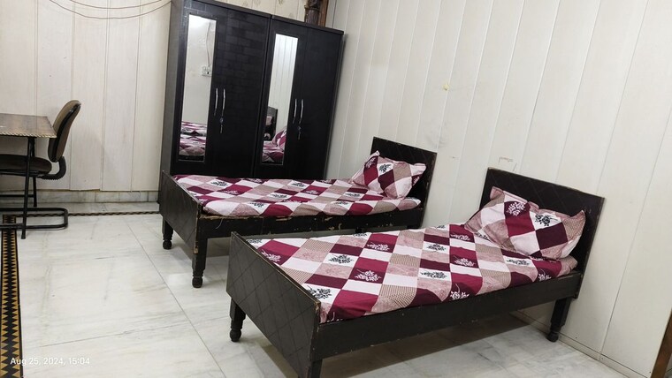 Bedroom, sector 30 Pg For Girls In Sector 30 9938843