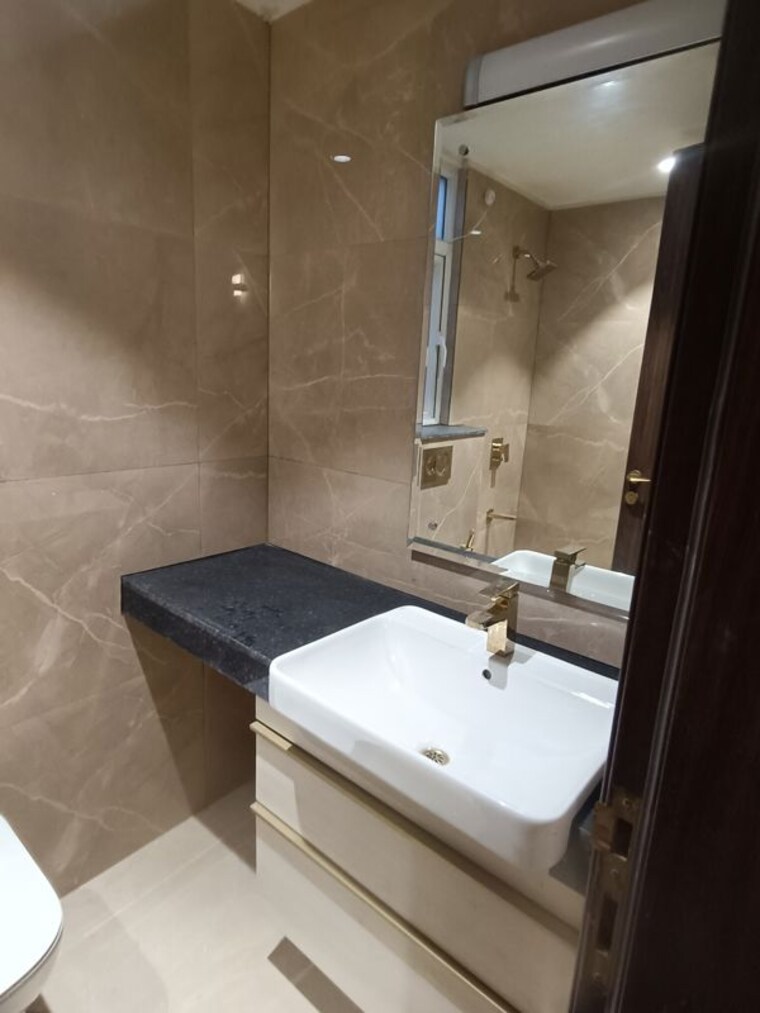 Bathroom, smart-world-orchard 3 Bedroom 1630 Sq.Ft. Apartment In Sector 61 Gurgaon 9938845