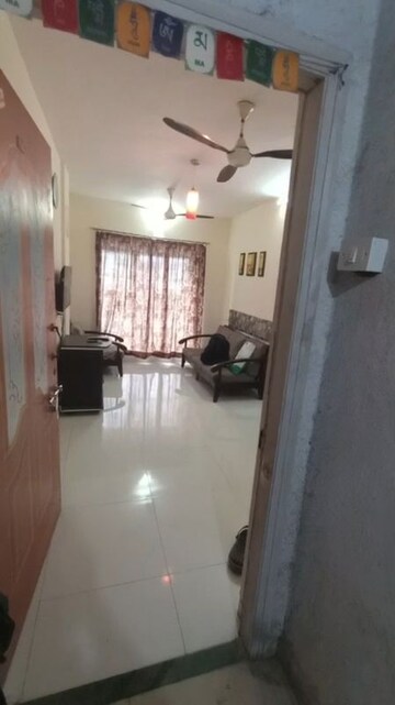 Living Room in 1 BHK Apartment at Bindra Complex, Andheri East – for Rent