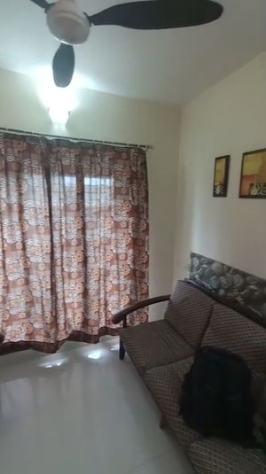 Living Room in 1 BHK Apartment at Bindra Complex, Andheri East – for Rent