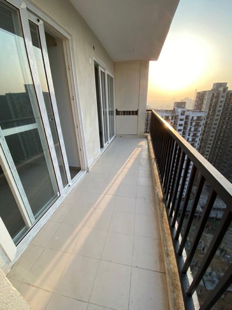 Balcony, la-residentia 4 Bedroom 2065 Sq.Ft. Apartment In Amrapali Dream Valley Greater Noida 9938853