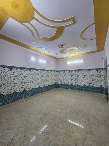 Bedroom in 2 BHK Builder Floor at Zakir Nagar – for Sale