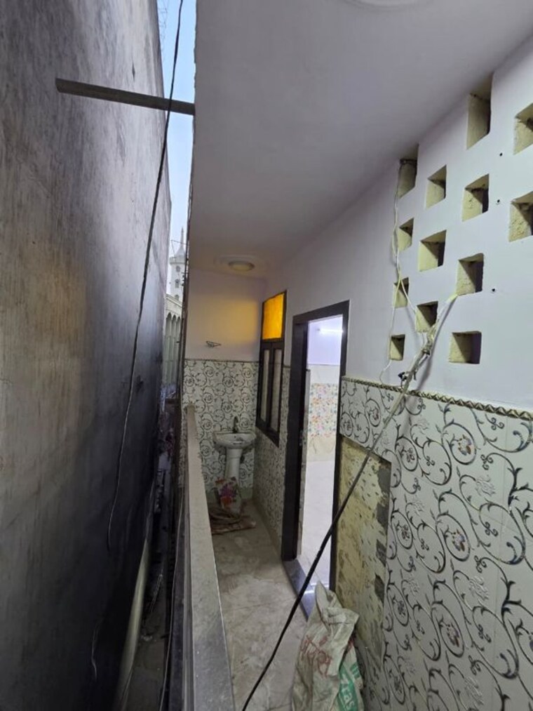Balcony, zakir nagar 2 Bedroom 765 Sq.Ft. Builder Floor In Zakir Nagar Delhi 9938880