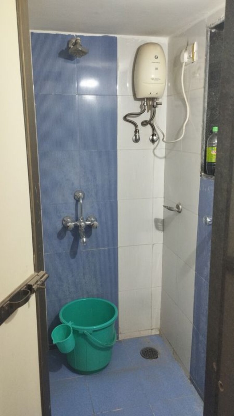 Bathroom, united-chs 1 Bedroom 405 Sq.Ft. Apartment In Agripada Mumbai 9938910