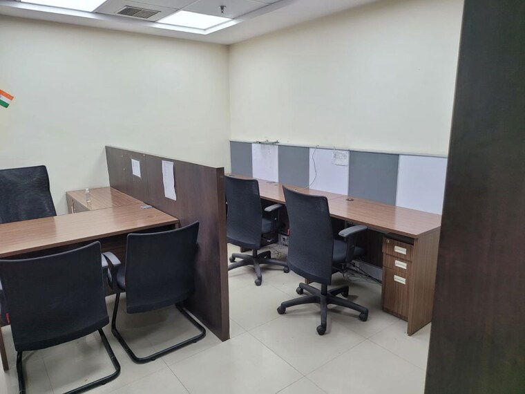 Team Area, vibhuti khand Commercial Office Space 900 Sq.Ft. In Vibhuti Khand Lucknow 9938922