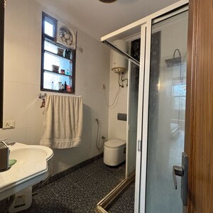 Building Lobby in 3 BHK Builder Floor at Malviya Nagar – for Rent