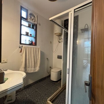 Building Lobby in 3 BHK Builder Floor at Malviya Nagar – for Rent