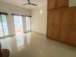 Room in 3 BHK Apartment at Hsr Layout – for Rent