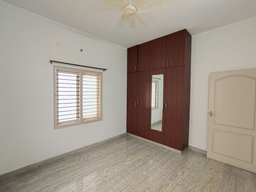Room in 4 BHK Independent House at Hsr Layout – for Rent