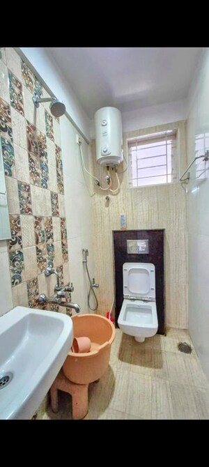 Bathroom in 1 BHK Builder Floor at Hsr Layout Sector 3 – for Rent