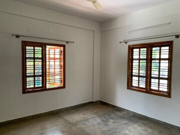 Room in 3 BHK Builder Floor at Cambridge Layout – for Rent