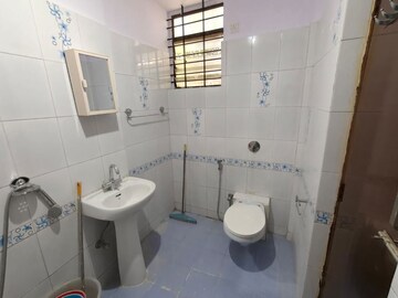 Team Area in 3 BHK Builder Floor at Richmond Town – for Rent