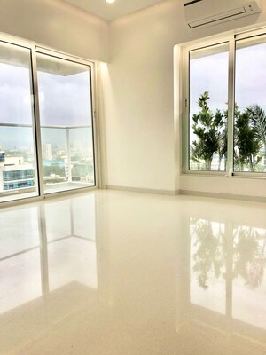 Room in 5 BHK Penthouse at Pali Hill – for Rent