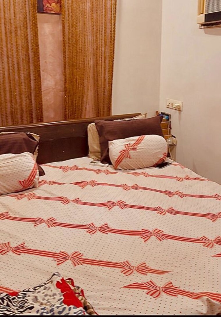 Bedroom, golden-chariot-chs 2 Bedroom 800 Sq.Ft. Apartment In Lokhandwala Complex Mumbai 9938957