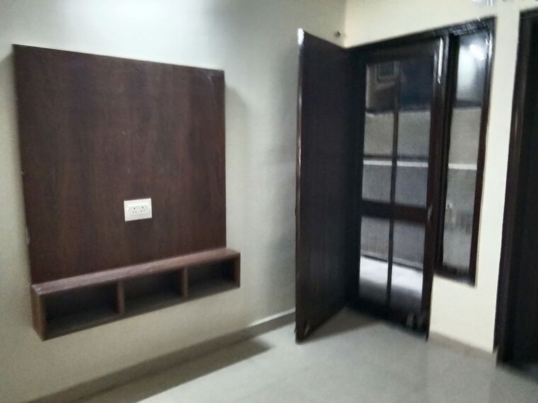 Room, dhakoli 3 Bedroom 122 Sq.Yd. Builder Floor In Dhakoli Zirakpur 9938960