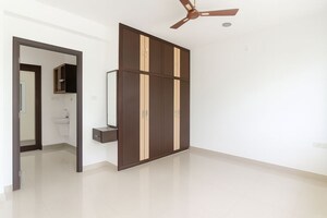 Room in 3 BHK Builder Floor at Madhapur – for Rent