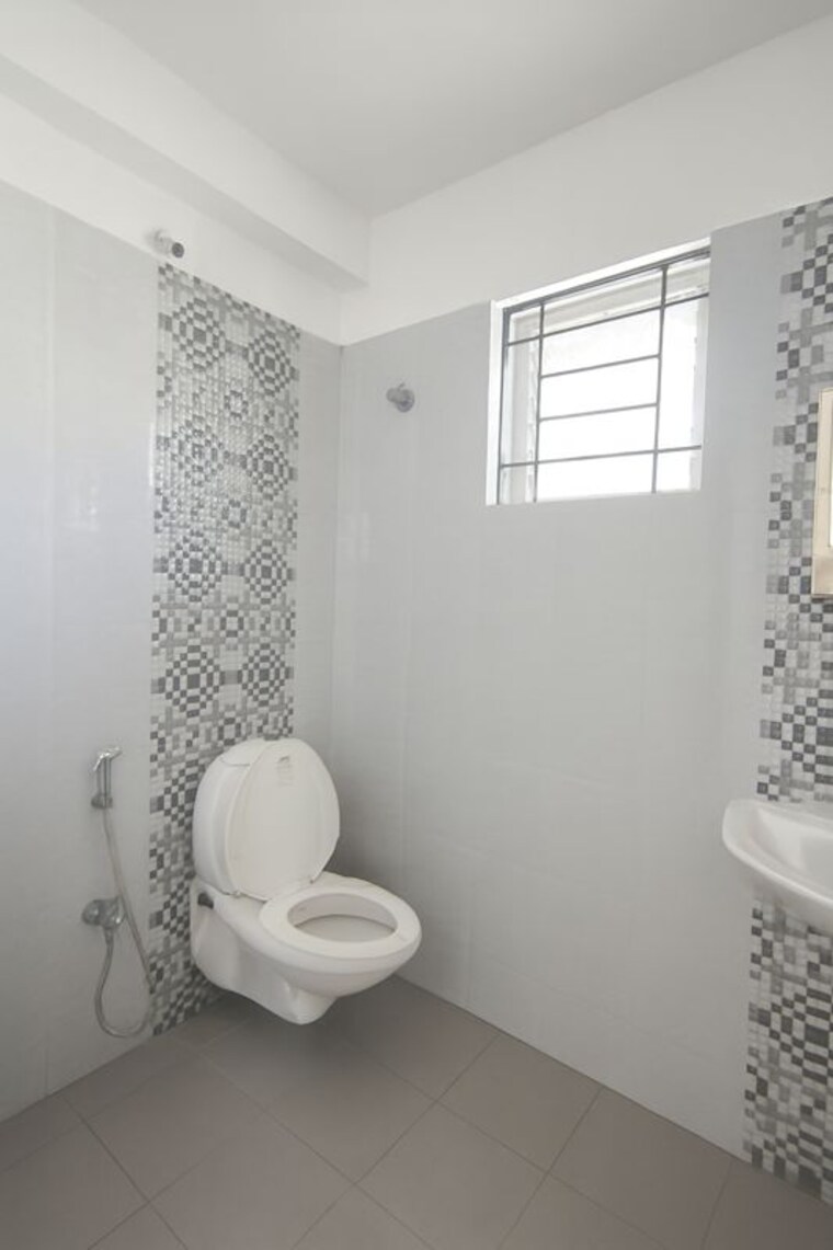 Bathroom, madhapur 3 Bedroom 1800 Sq.Ft. Builder Floor In Madhapur Hyderabad 9938985