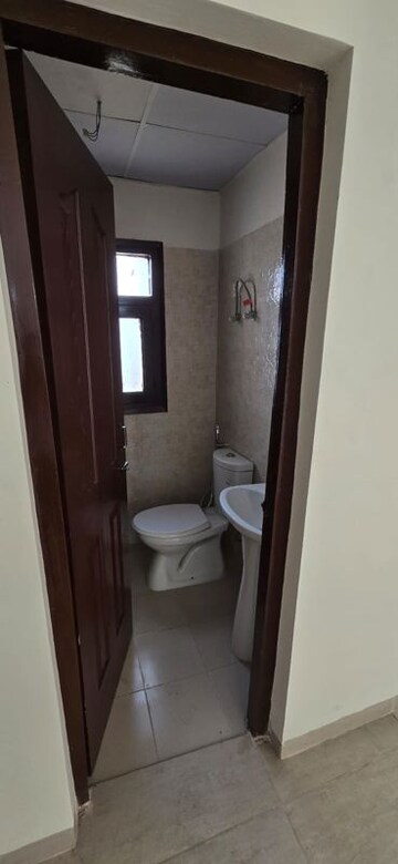 Bathroom in 2.5 BHK Builder Floor at Wave Prime Floors, Wave City – for Rent