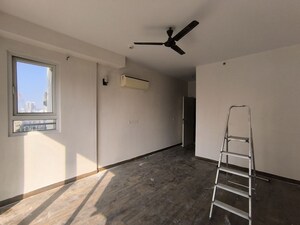 Room in 3 BHK Apartment at Conscient Heritage Max, Sector 102 – for Rent