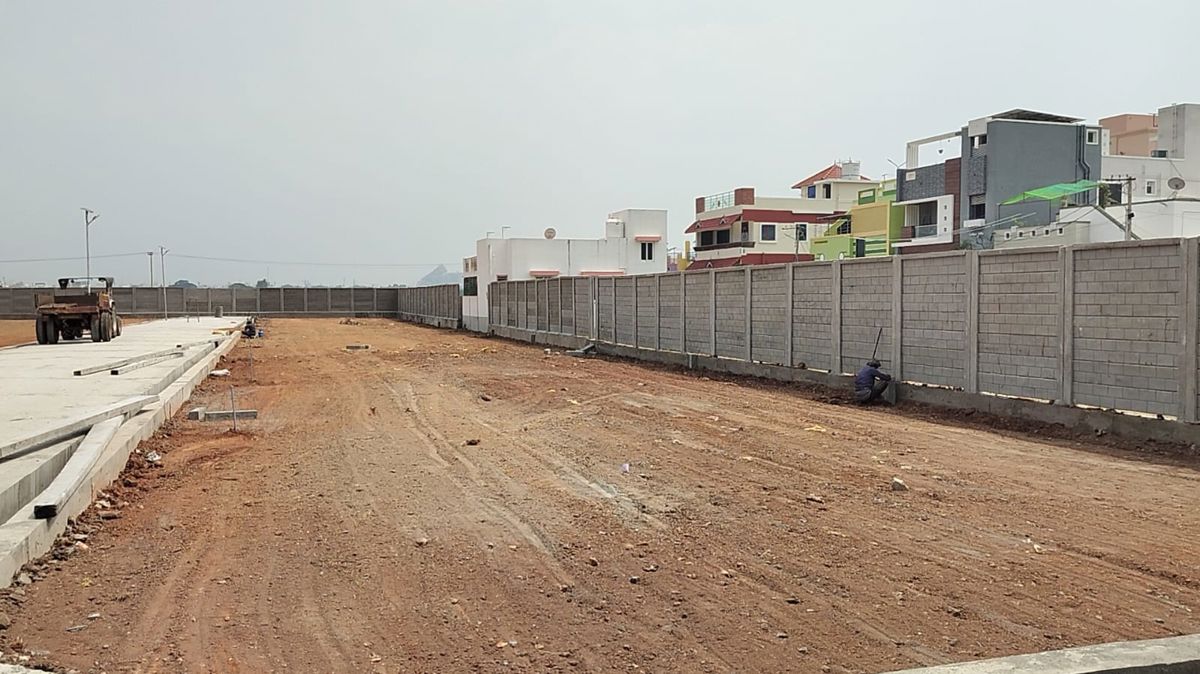 Plot For Sale in Woraiyur