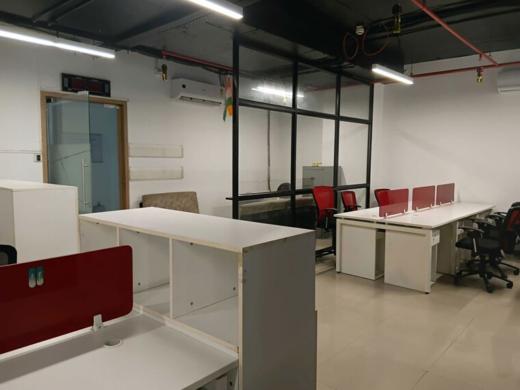 Team Area, vascon-platinum-square Commercial Office Space 620 Sq.Ft. In Viman Nagar Pune 9938994