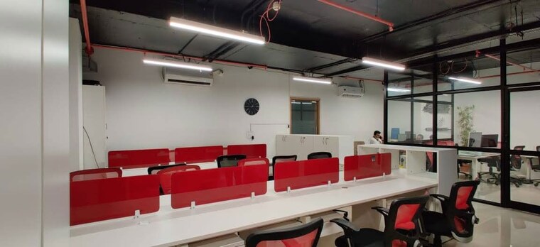Team Area, vascon-platinum-square Commercial Office Space 620 Sq.Ft. In Viman Nagar Pune 9938994