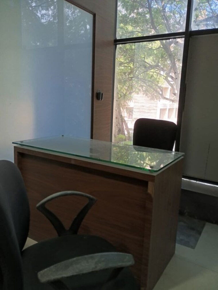undefined, palai-plaza Commercial Office Space 2350 Sq.Ft. In Dadar East Mumbai 9939018