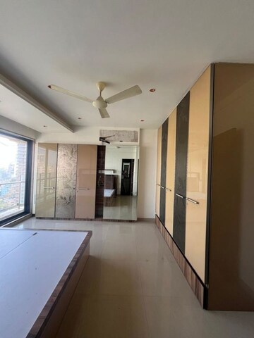 Room in 4 BHK Apartment at Krypton Tower, Prabhadevi – for Rent