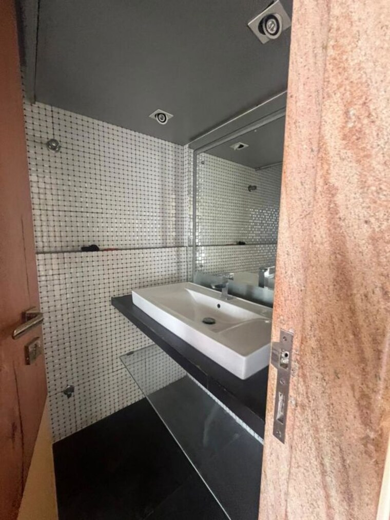 Bathroom, krypton-tower 4 Bedroom 1800 Sq.Ft. Apartment In Prabhadevi Mumbai 9939030