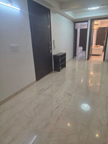 Room in 3 BHK Builder Floor at Greater Kailash I – for Rent