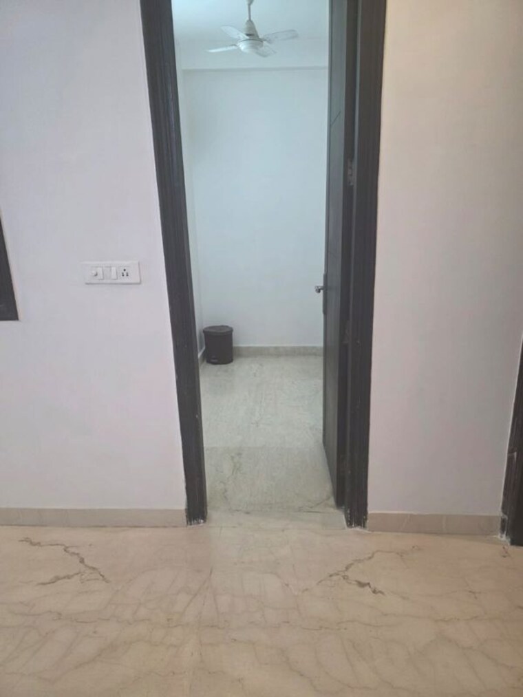 Other, greater kailash i 3 Bedroom 208 Sq.Yd. Builder Floor In Greater Kailash I Delhi 9939045