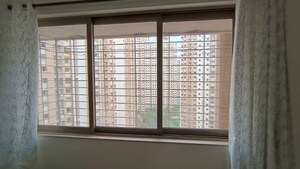 Room in 2.5 BHK Apartment at Lodha Splendora, Ghodbunder Road – for Rent