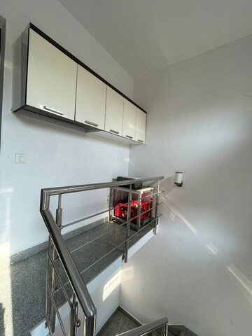 Furnished Amenities in 3.5 BHK Villa at Sushant Lok 2, Sector 57 – for Rent