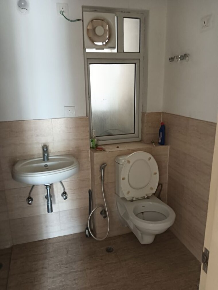 Bathroom, ats-allure 3 Bedroom 1350 Sq.Ft. Apartment In Sector 22d Yamuna Expressway Greater Noida 9939068