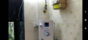 Bathroom in 1 BHK Apartment at Pancharatna CHS, Andheri East – for Rent