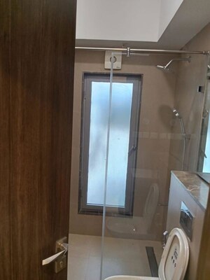 Washroom in 3 BHK Apartment at Piramal Mahalaxmi, Mahalaxmi – for Rent