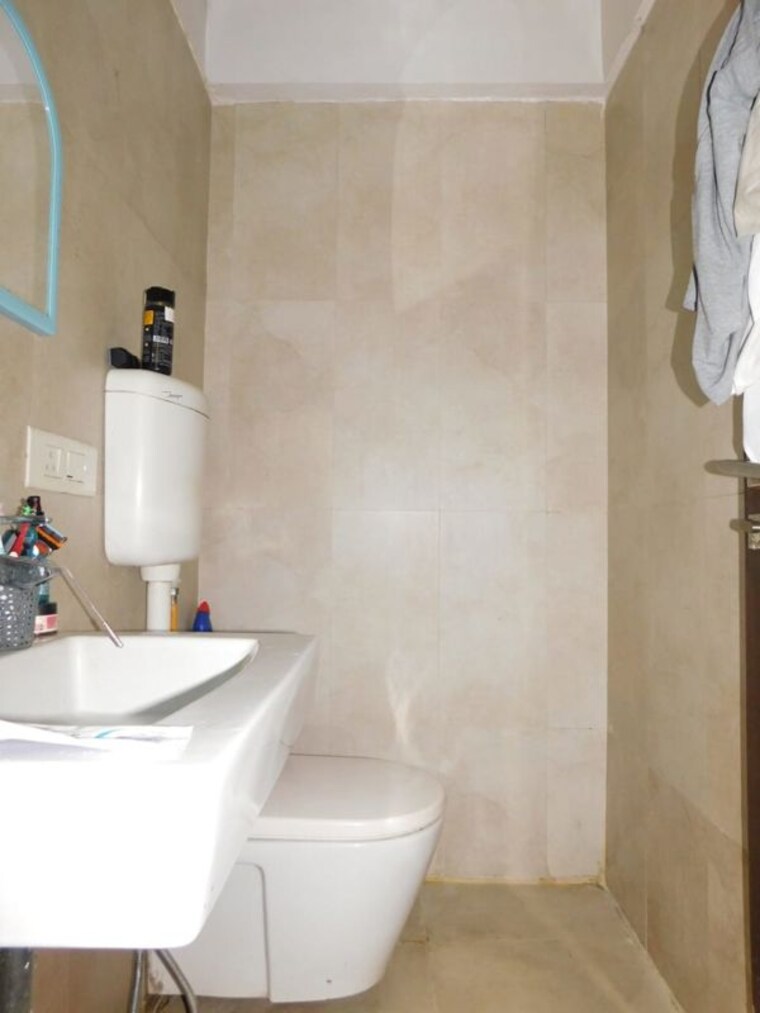 Bathroom, runwal-symphony 2 Bedroom 655 Sq.Ft. Apartment In Santacruz East Mumbai 9939182