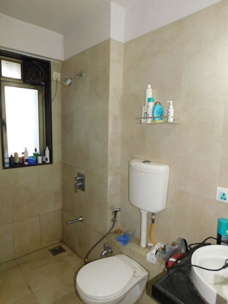 Bathroom, runwal-symphony 2 Bedroom 655 Sq.Ft. Apartment In Santacruz East Mumbai 9939182