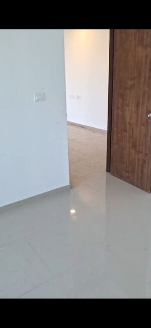 Room in 3 BHK Apartment at Shreeji Atlantis, Malad West – for Rent