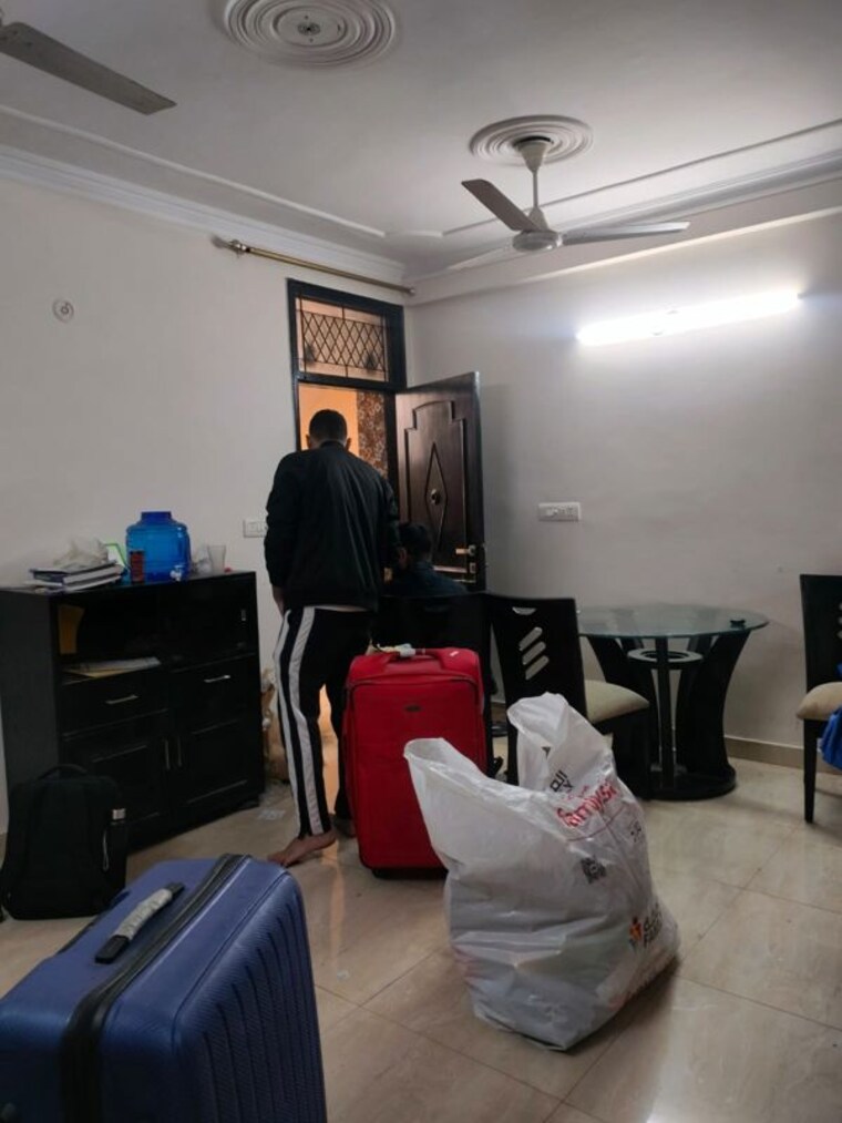 Master Bedroom, paryavaran complex 2 Bedroom 900 Sq.Ft. Builder Floor In Paryavaran Complex Delhi 9939204