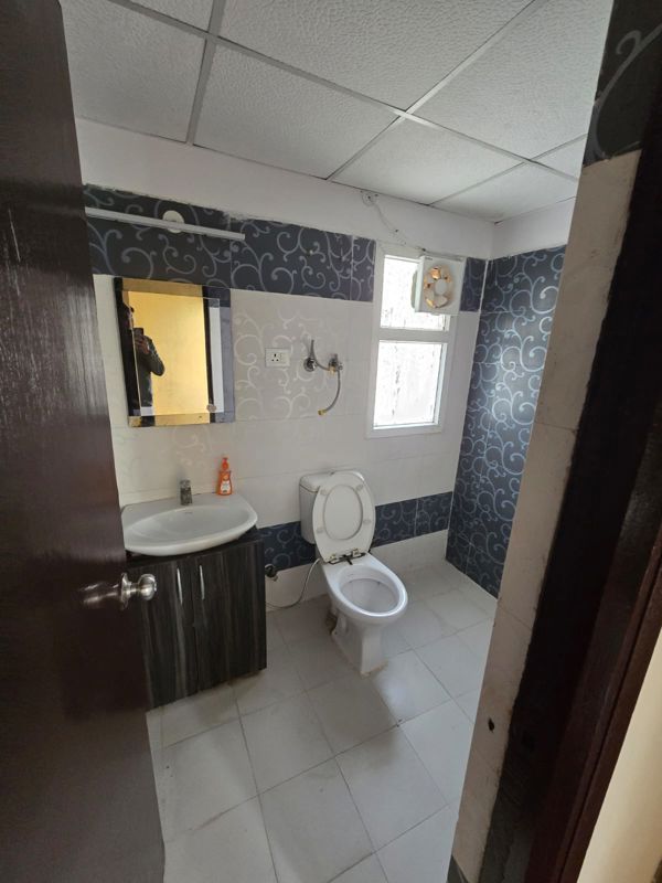 3 BHK + Extra Room Apartment For Rent in Gaur Sportswood