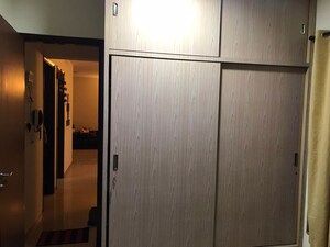 Room in 2.5 BHK Apartment at Rustomjee Elanza, Malad West – for Rent