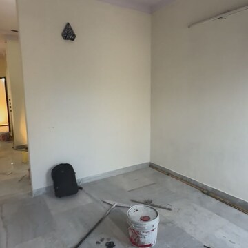 Room in 2.5 BHK Apartment at Bhogal – for Sale