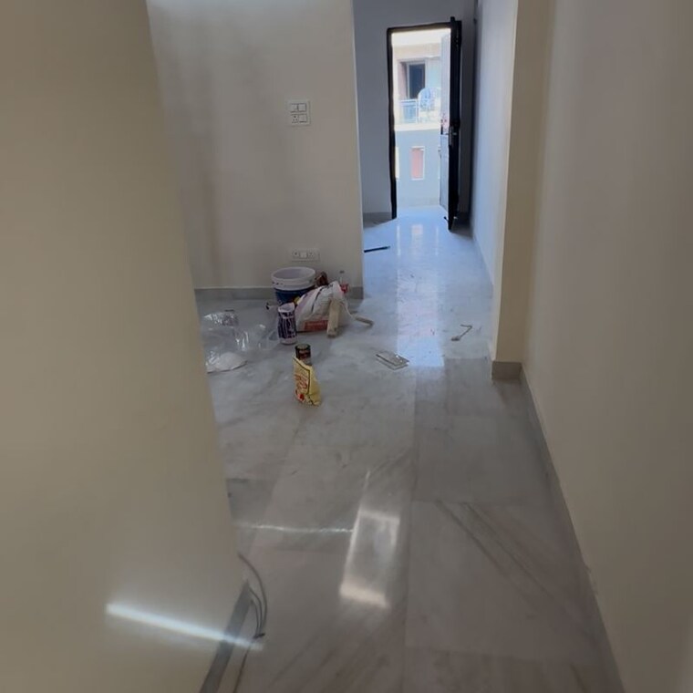 undefined, bhogal 2.5 Bedroom 585 Sq.Ft. Apartment In Bhogal Delhi 9939242