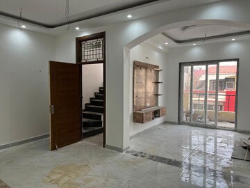 Room in 3 BHK Builder Floor at Ashoka Enclave – for Rent