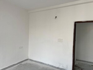 Room in 3 BHK Builder Floor at Ashoka Enclave – for Rent