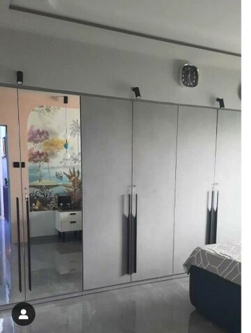 Room in 2 BHK Apartment at Godrej Platinum Mumbai, Vikhroli East – for Rent